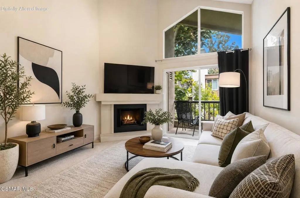 21400 Burbank Boulevard 306, Woodland Hills, CA — listing photo 1