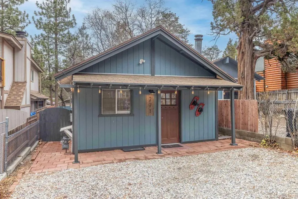 271 Leonard Ln, Sugarloaf, CA — listing photo 1