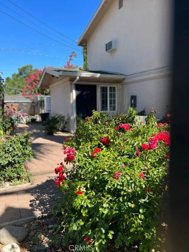 2700 32nd Street, Sacramento, CA — listing photo 1