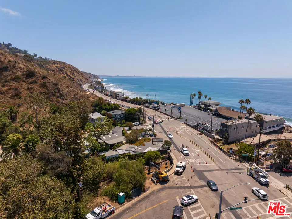 21201 Pacific Coast Highway, Malibu, CA — listing photo 1