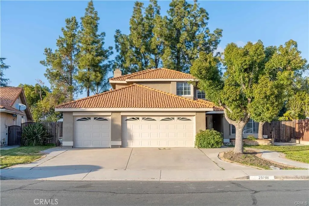 Residential Lease for rent at 29798 Vail Brook, Temecula, Riverside County, CA featuring 4 beds and 3 baths