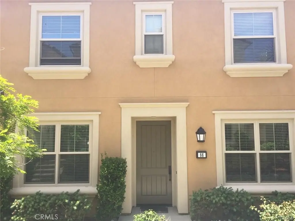 Residential Lease for rent at 86 Evening Sun, Irvine, Orange County, CA featuring 3 beds and 3 baths