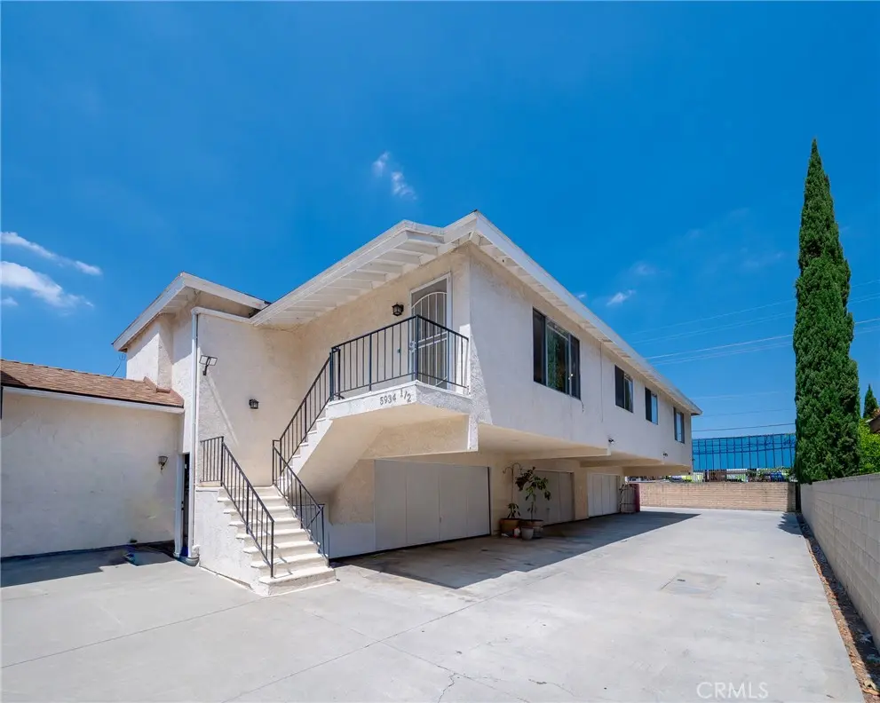 Duplex for rent at 5934 Alessandro 1/2, Temple City, CA featuring 2 beds and 2 baths