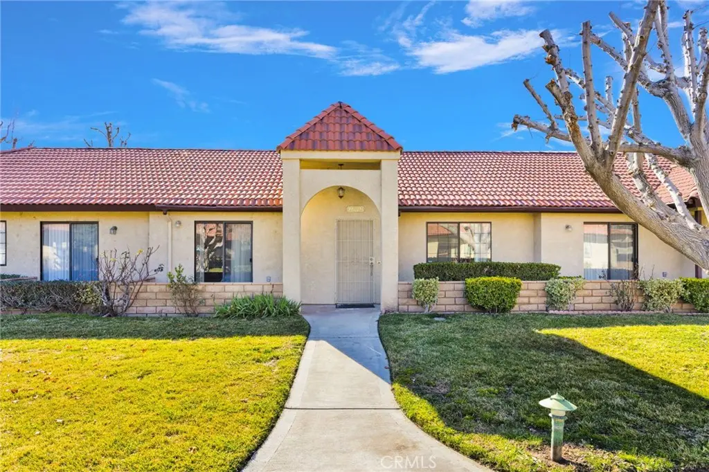 19228 Cottonwood Drive, Apple Valley, CA — listing photo 1