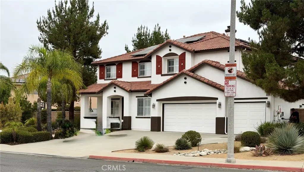Residential Lease for rent at 8336 Barnwood, Riverside, Riverside County, CA featuring 6 beds and 4 baths