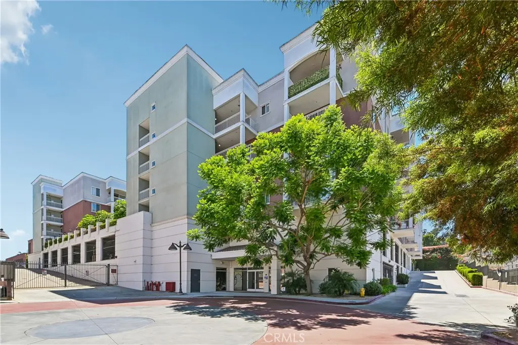 Condominium for sale at 3740 Santa Rosalia 402, Los Angeles, CA featuring 1 bed and 1 bath