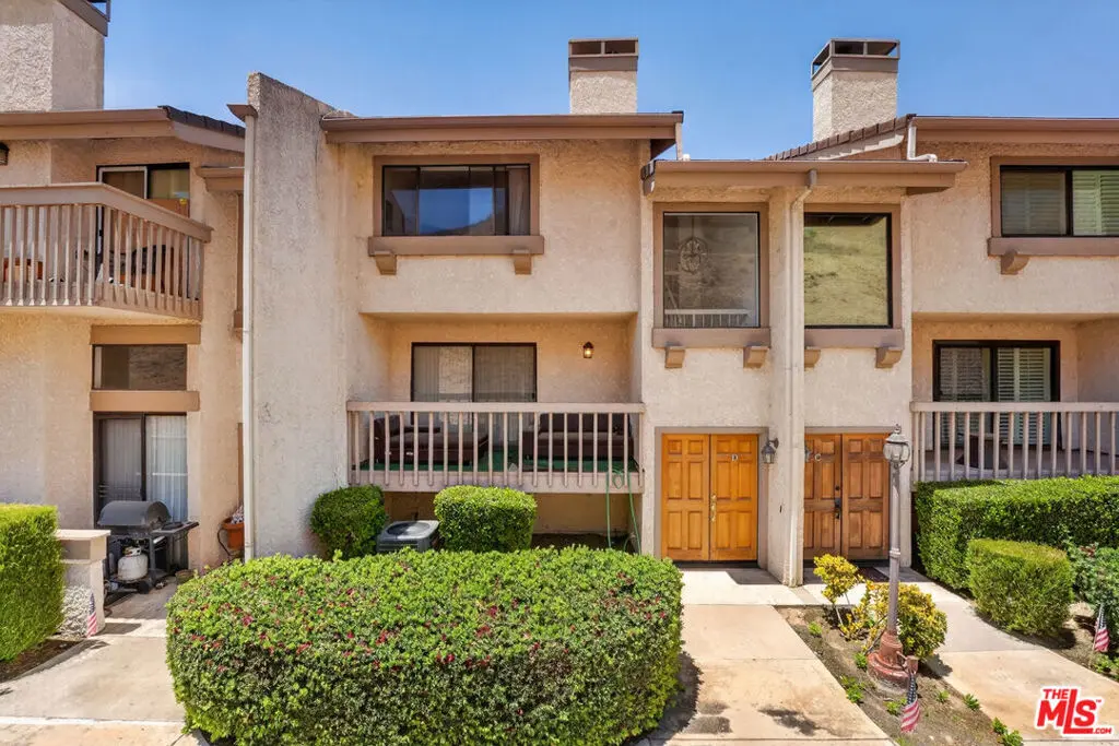 Condominium for sale at 26004 Alizia Canyon Drive D, Calabasas, CA featuring 3 beds and 3 baths