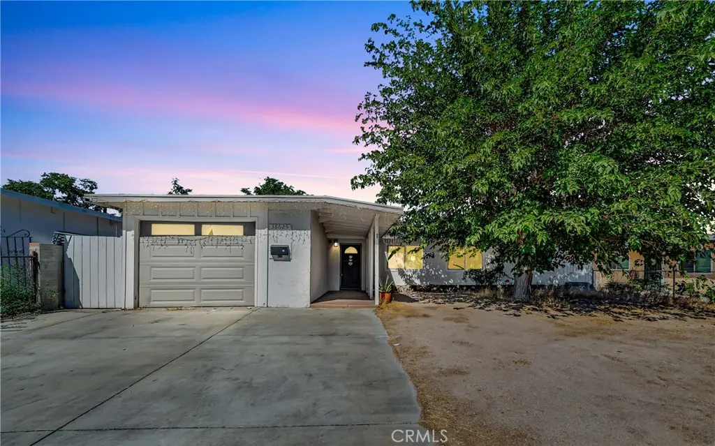 38625 Sumac, Palmdale, CA — listing photo 1