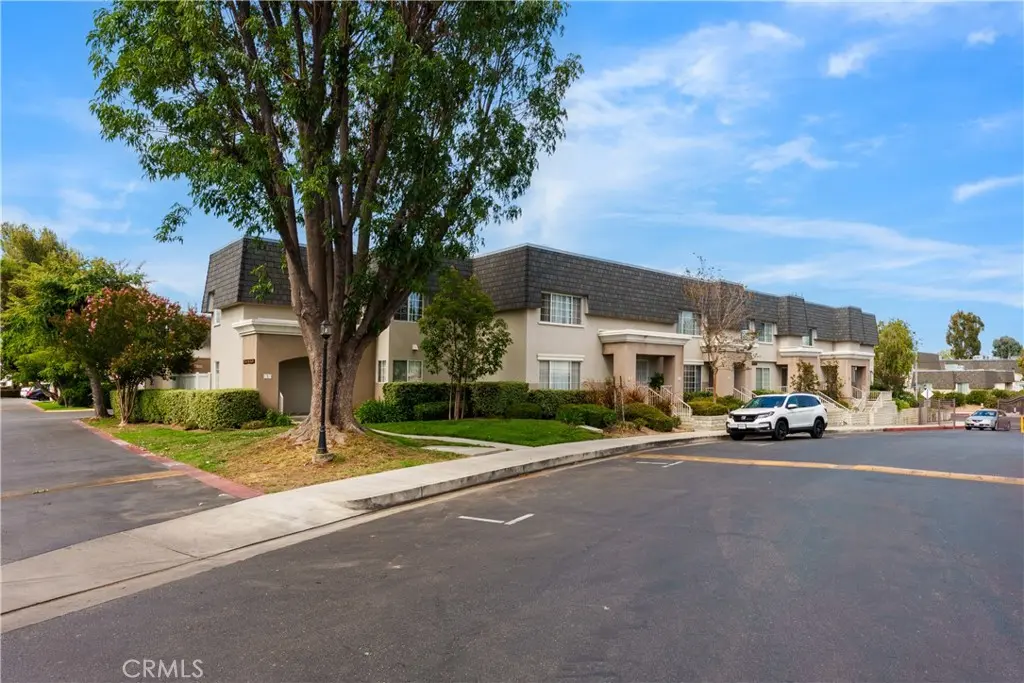 19111 Hamlin, Reseda, CA — listing photo 1