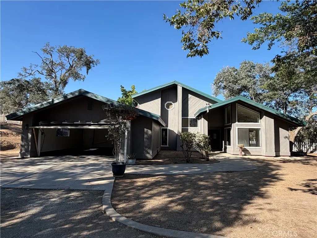 29642 Hart Oaks Drive, Keene, CA — listing photo 1