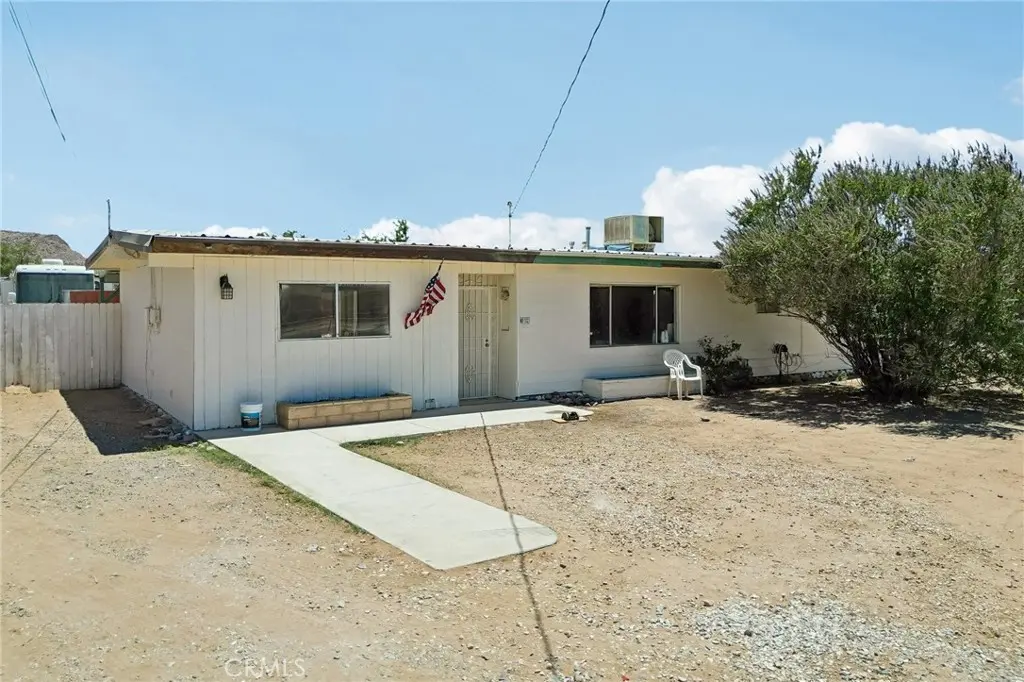 13207 Nicola Road, Apple Valley, CA — listing photo 1