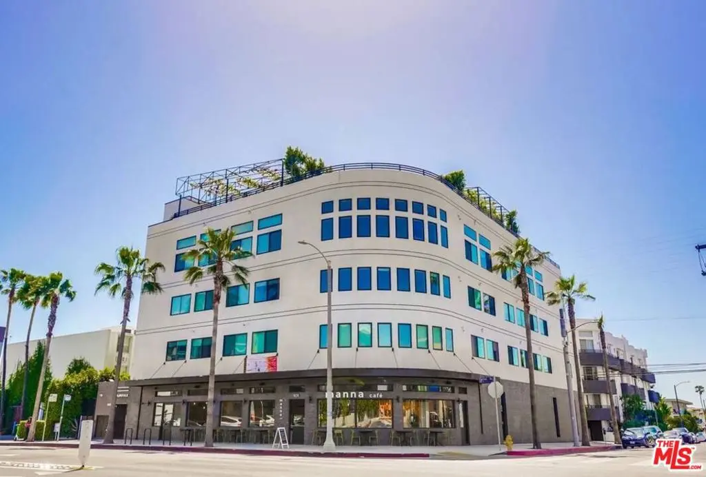 Residential Lease for rent at 105 S Fairfax Avenue 105, Los Angeles, Los Angeles County, CA featuring 1 bed and 1 bath