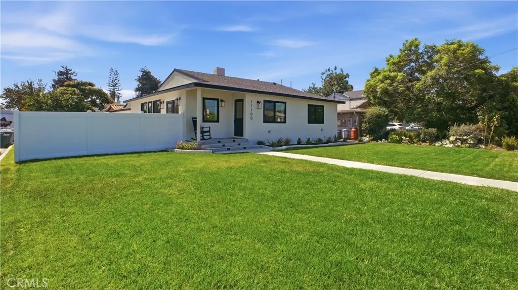 Single Family Residence for sale at 11100 Greenlawn, Culver City, CA featuring 3 beds and 2 baths