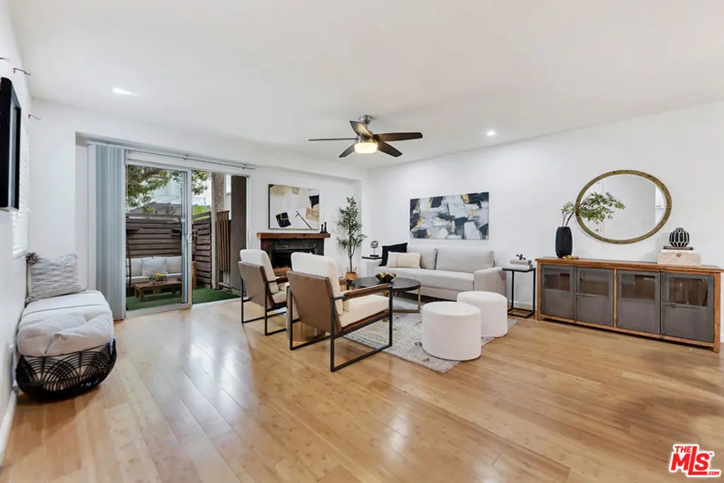 20155 Keswick Street 107, Winnetka, CA — listing photo 1