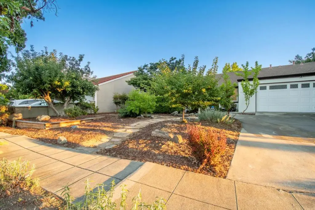 Residential Lease for rent at 7131 Via Maria 1, San Jose, CA featuring 3 beds and 2 baths