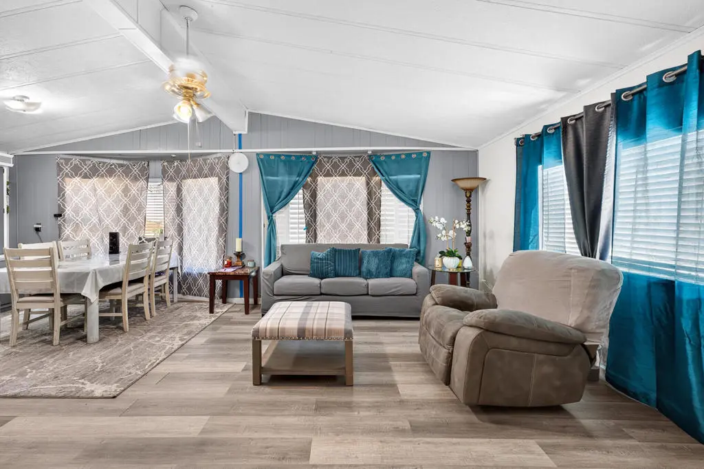 1251 Huntington Avenue, Thermal, CA — listing photo 1