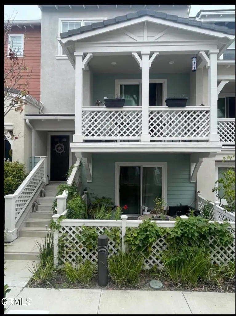 Condominium for rent at 3644 Islander Walk, Oxnard, CA featuring 4 beds and 4 baths