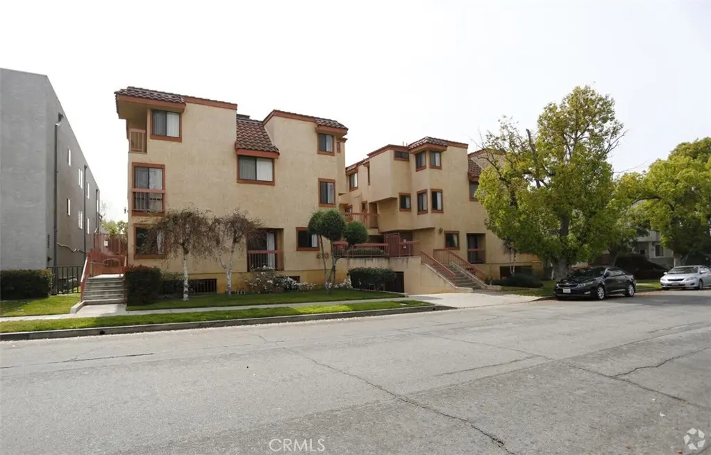 Residential Lease for rent at 410 Milford Street 103, Glendale, Los Angeles County, CA featuring 2 beds and 3 baths