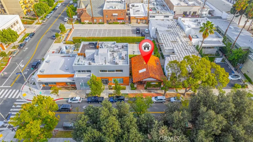 Residential Lease for rent at 208 S Louise Street, Glendale, Los Angeles County, CA featuring 3 beds and 1 bath