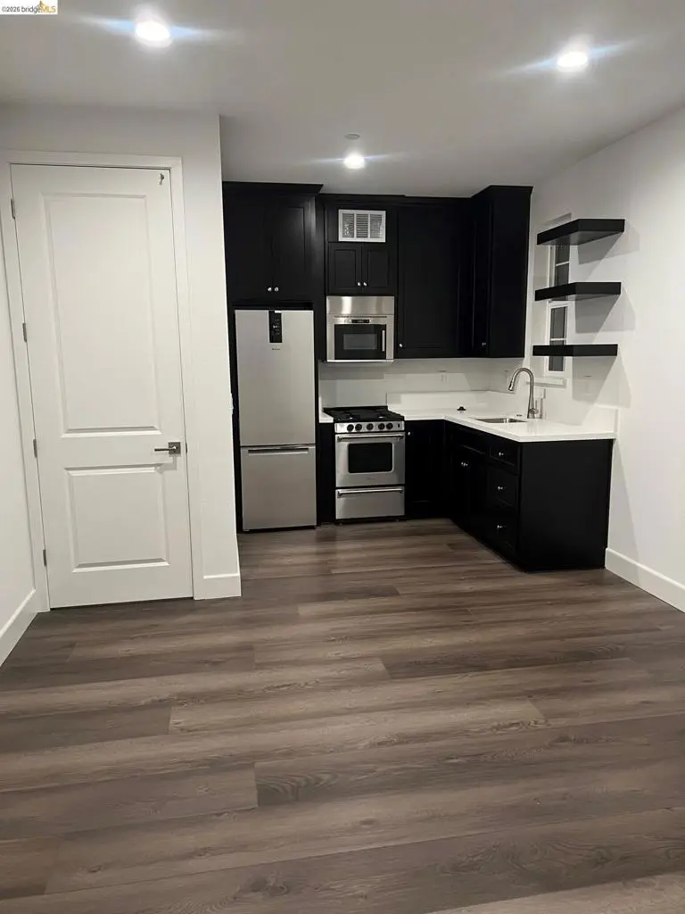 Residential Lease for rent at 172 Cider Cir, Brentwood, CA featuring 1 bed and 1 bath
