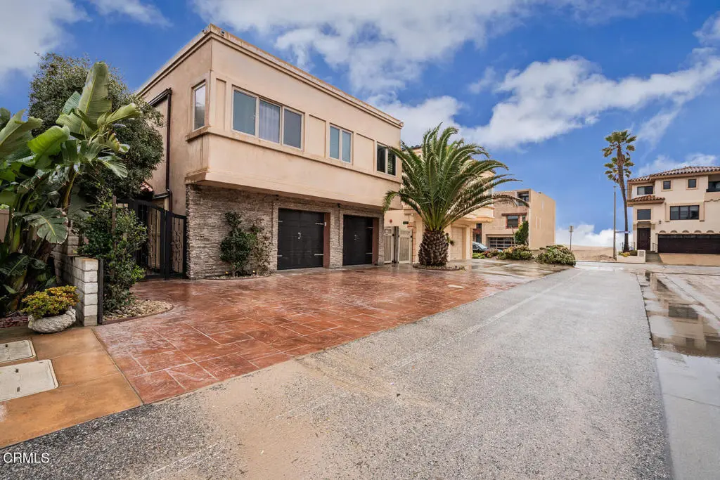 Single Family Residence for sale at 5344 Seabreeze Way, Oxnard, CA featuring 5 beds and 3 baths