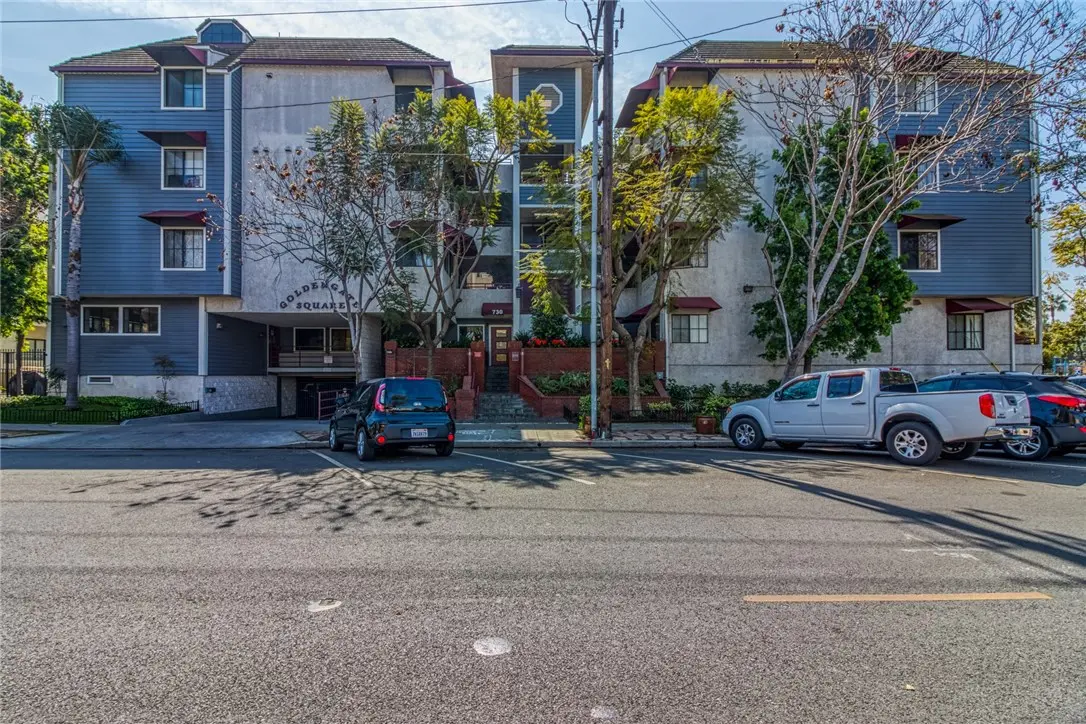 Condominium for rent at 730 W 4th Street 306, Long Beach, CA featuring 2 beds and 2 baths