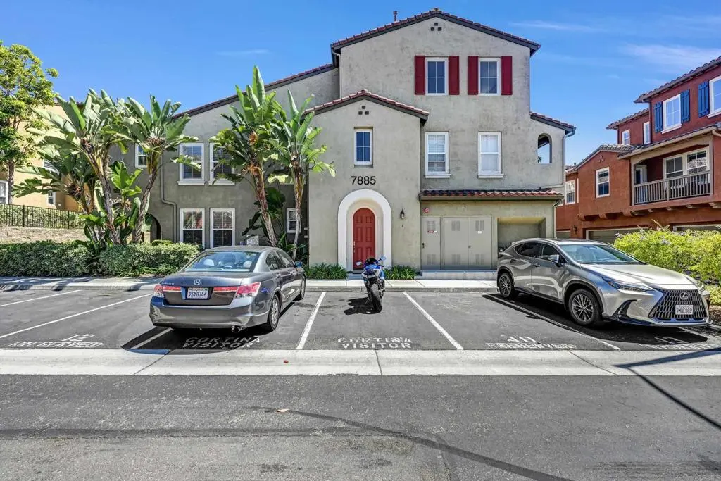 Townhouse for rent at 7885 Via Montebello 6, San Diego, CA featuring 3 beds and 3 baths