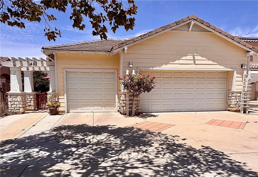 Single Family Residence for sale at 437 Timber, Santa Maria, CA featuring 3 beds and 2 baths
