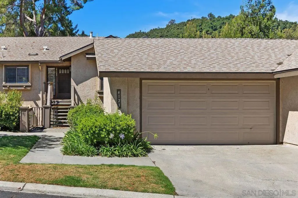 4123 Oak Island, Fallbrook, CA — listing photo 1