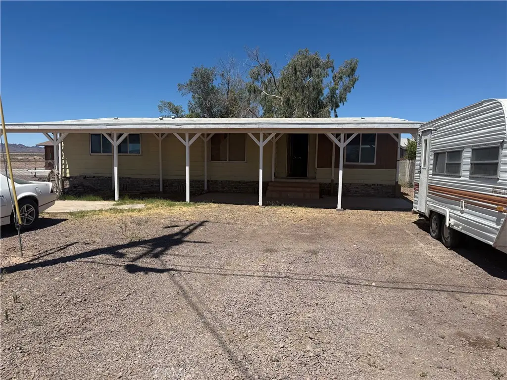 175 Clark, Palo Verde, CA — listing photo 1