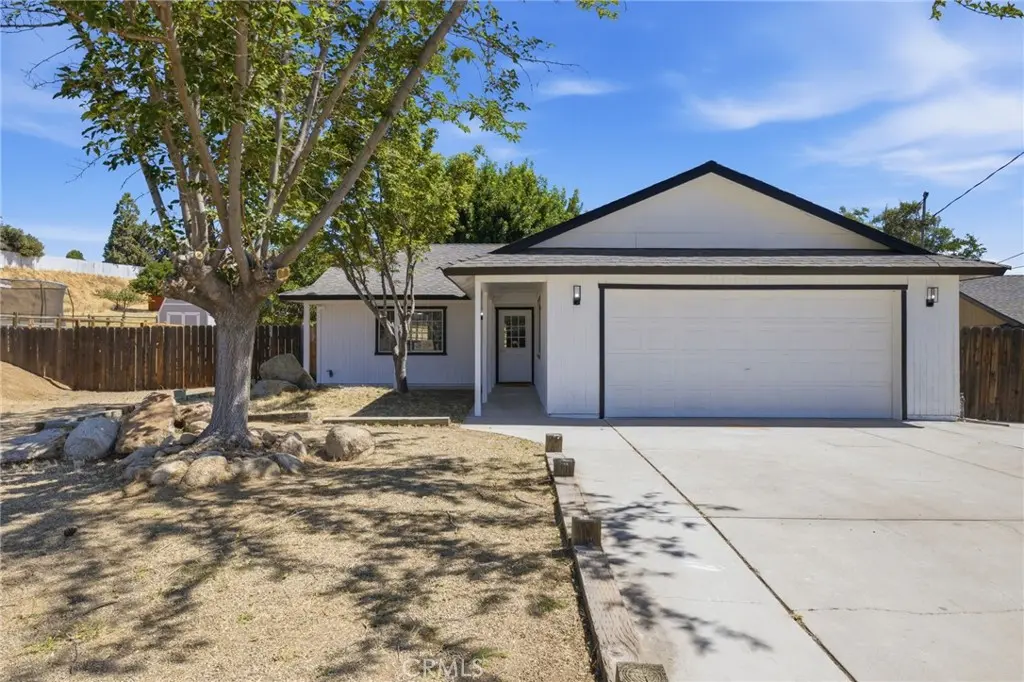 21009 Brentwood, Tehachapi, CA — listing photo 1