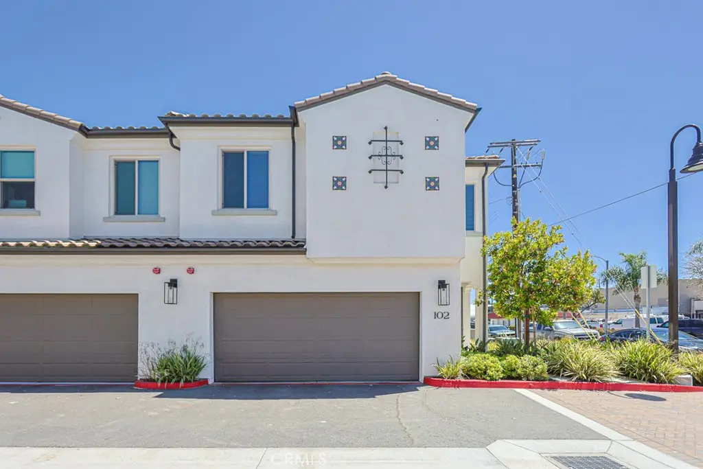 17540 Cameron 102, Huntington Beach, CA — listing photo 1