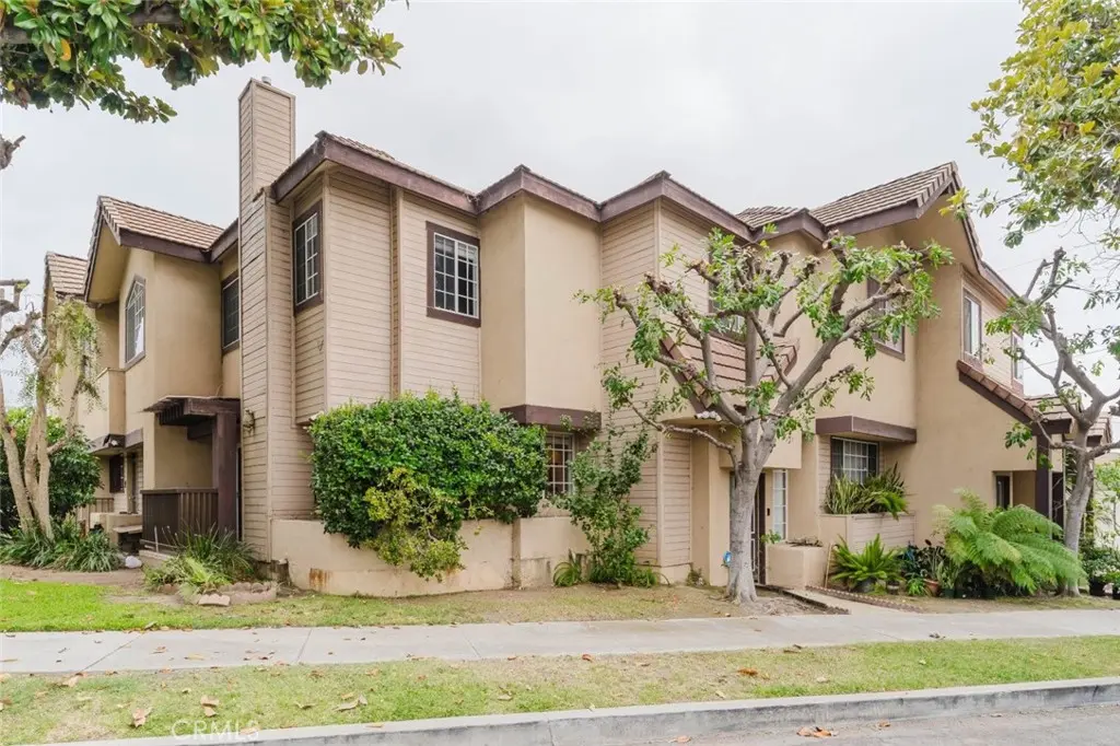 Townhouse for sale at 1245 Grandview Avenue 4, Glendale, CA featuring 3 beds and 3 baths