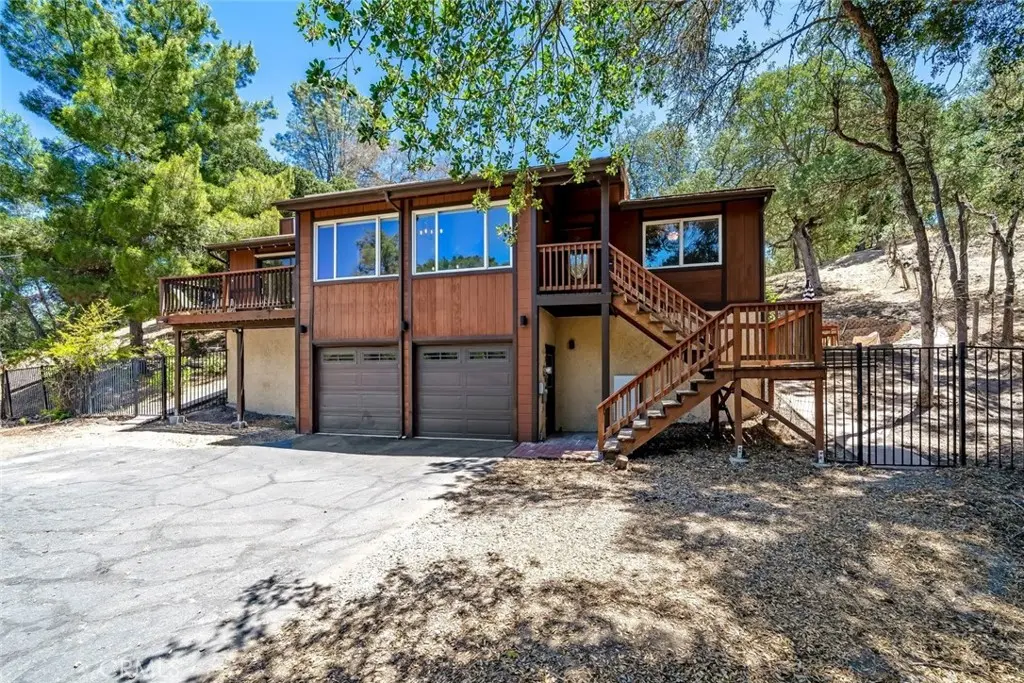 9056 Curbaril Avenue, Atascadero, CA — listing photo 1