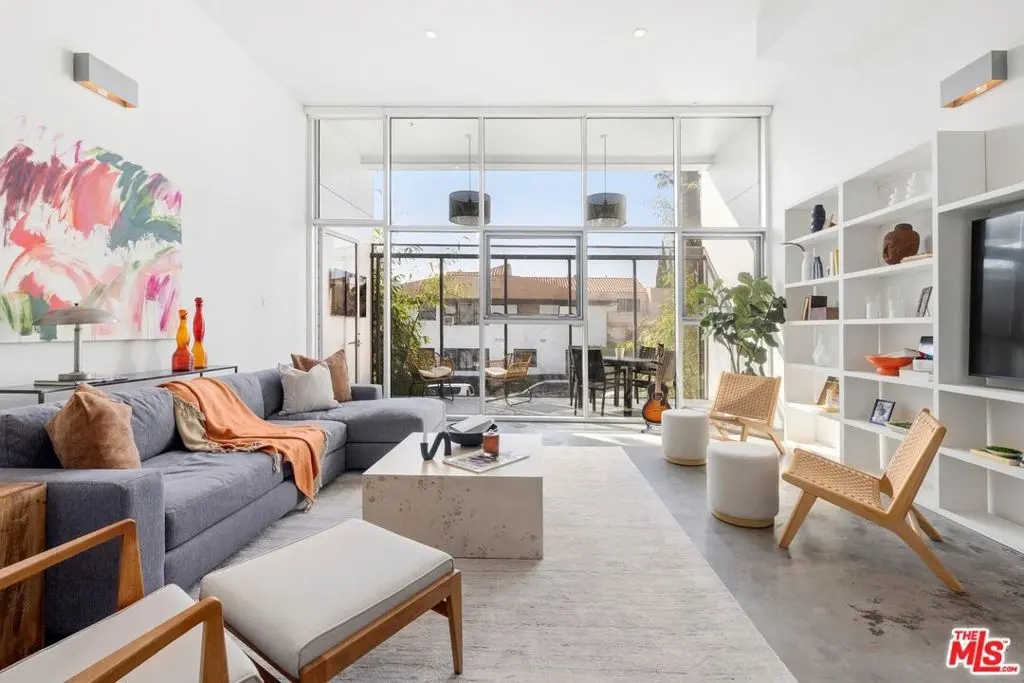 Condominium for sale at 803 Wilcox Avenue 4, Los Angeles, CA featuring 1 bed and 2 baths
