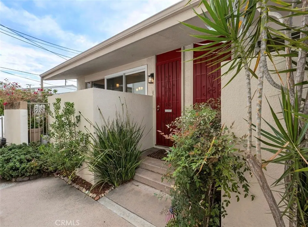 Townhouse for sale at 4414 W Kling Street, Burbank, CA featuring 2 beds and 2 baths