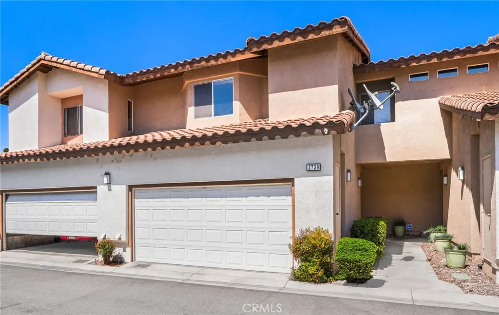 Townhouse for sale at 3739 Avenida Veracruz, Riverside, CA featuring 2 beds and 3 baths