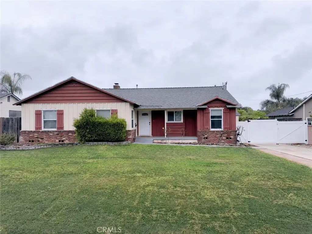 Single Family Residence for rent at 836 E Whitcomb, Glendora, CA featuring 3 beds and 2 baths