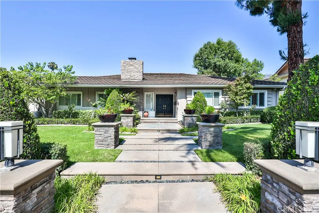Single Family Residence for sale at 843 N Entrada, Glendora, CA featuring 5 beds and 3 baths
