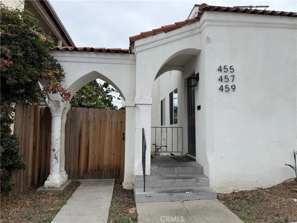 Triplex for rent at 455 W Cowles 459, Long Beach, CA featuring 2 beds and 1 bath