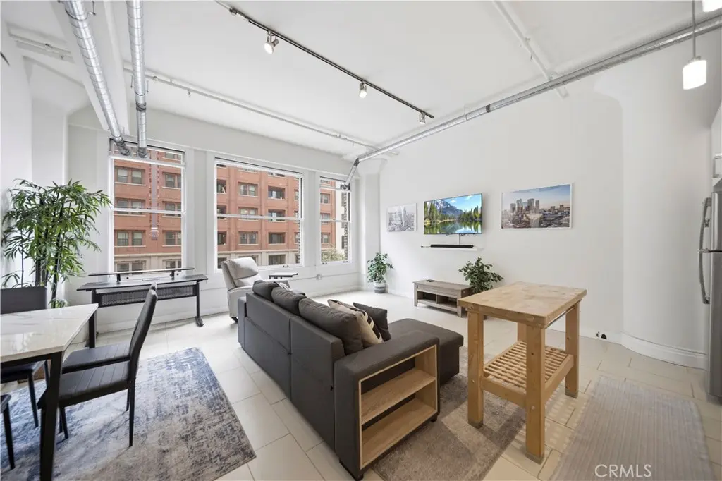 Condominium for sale at 939 S Broadway, Los Angeles, CA featuring 1 bed and 1 bath