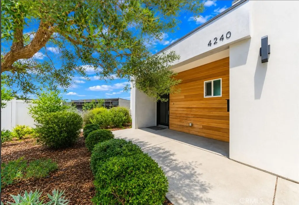 Single Family Residence for sale at 4240 Barrett, Los Angeles, CA featuring 5 beds and 7 baths