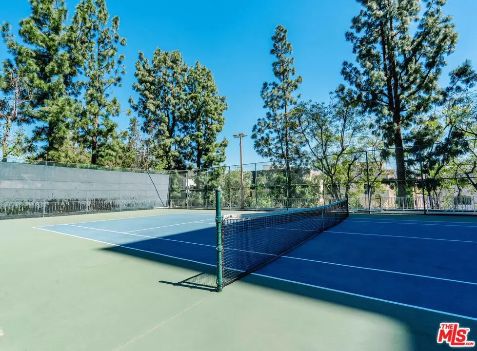 Condominium for sale at 100 S Doheny Drive 711, Los Angeles, CA featuring 1 bed and 2 baths