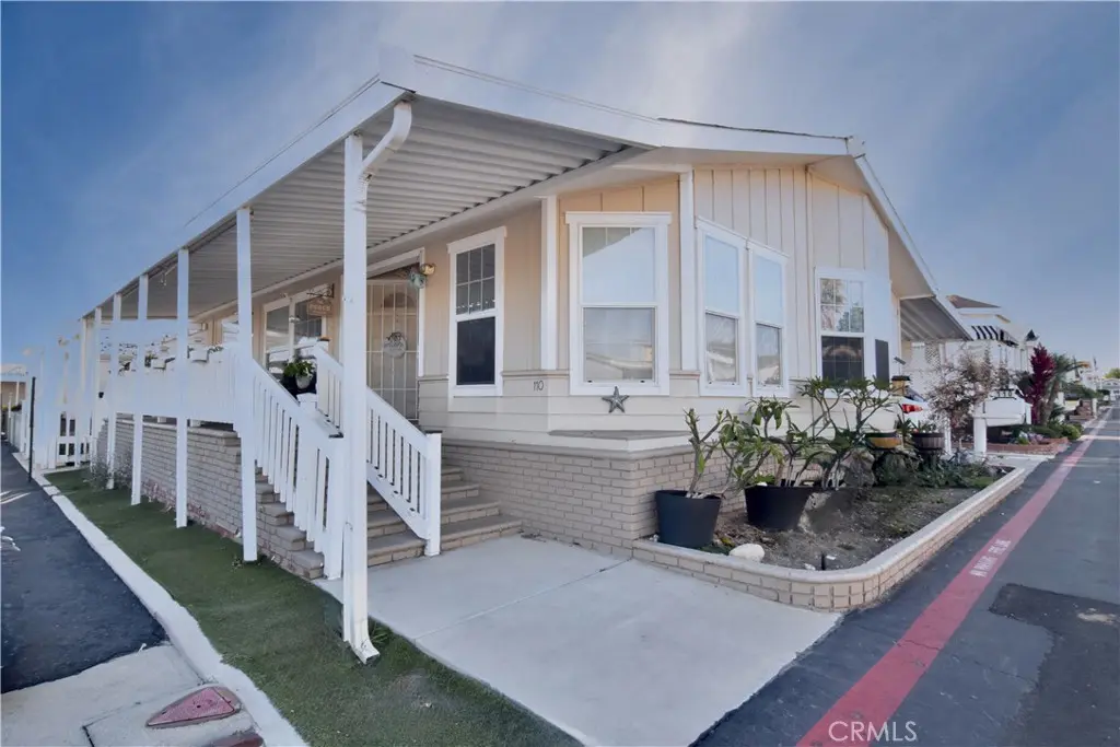 9850 Garfield Avenue 110, Huntington Beach, CA — listing photo 1