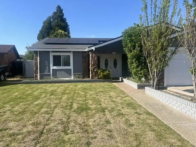 Residential Lease for rent at 1385 Wimbledon Court, Manteca, CA featuring 3 beds and 2 baths