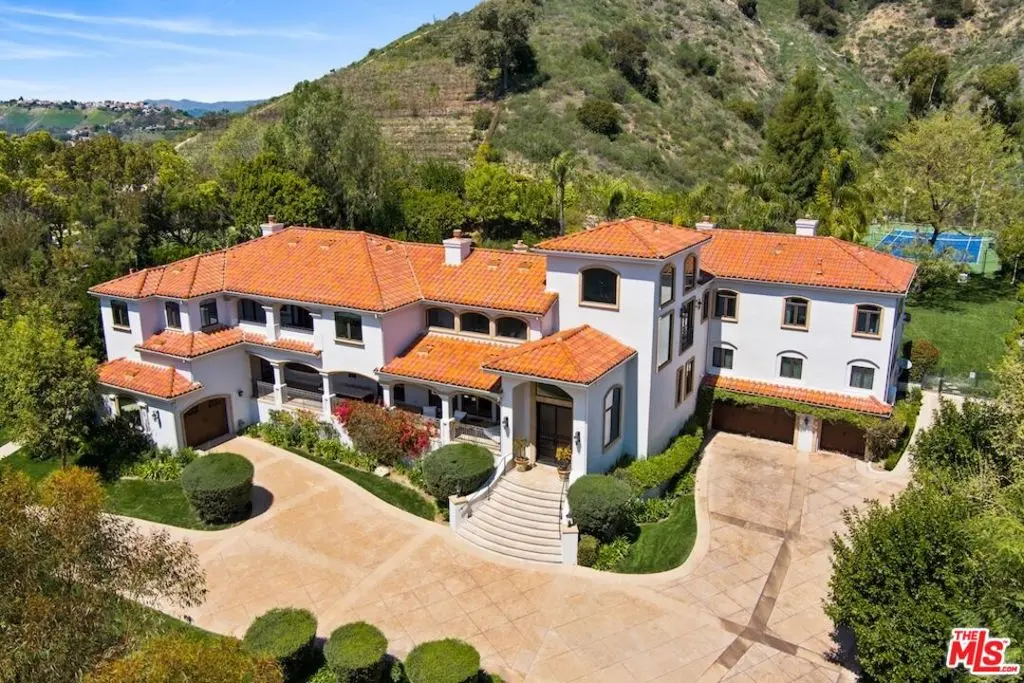 Single Family Residence for sale at 23593 Park South Street, Calabasas, CA featuring 6 beds and 9 baths
