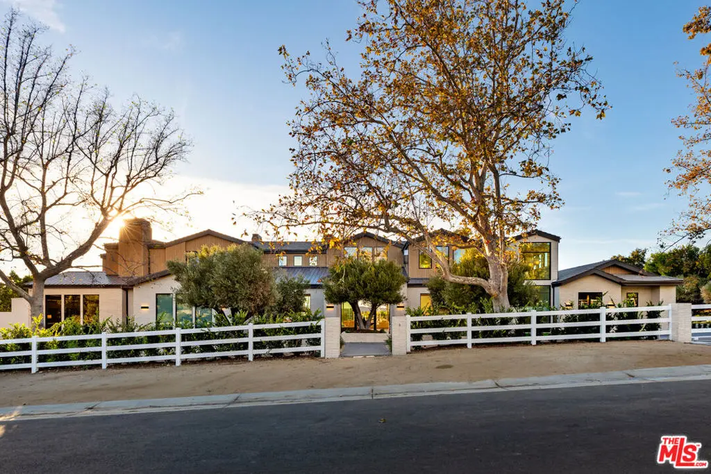 25151 Jim Bridger Road, Hidden Hills, CA — listing photo 1