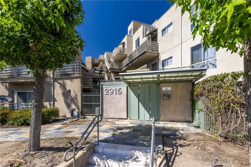 2915 Montrose Avenue 430, Glendale, CA — listing photo 1