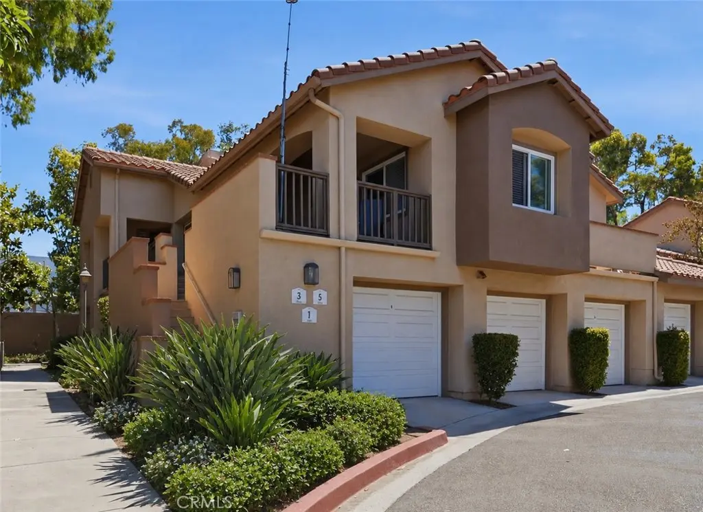 Condominium for sale at 1 Baya, Rancho Santa Margarita, CA featuring 2 beds and 2 baths