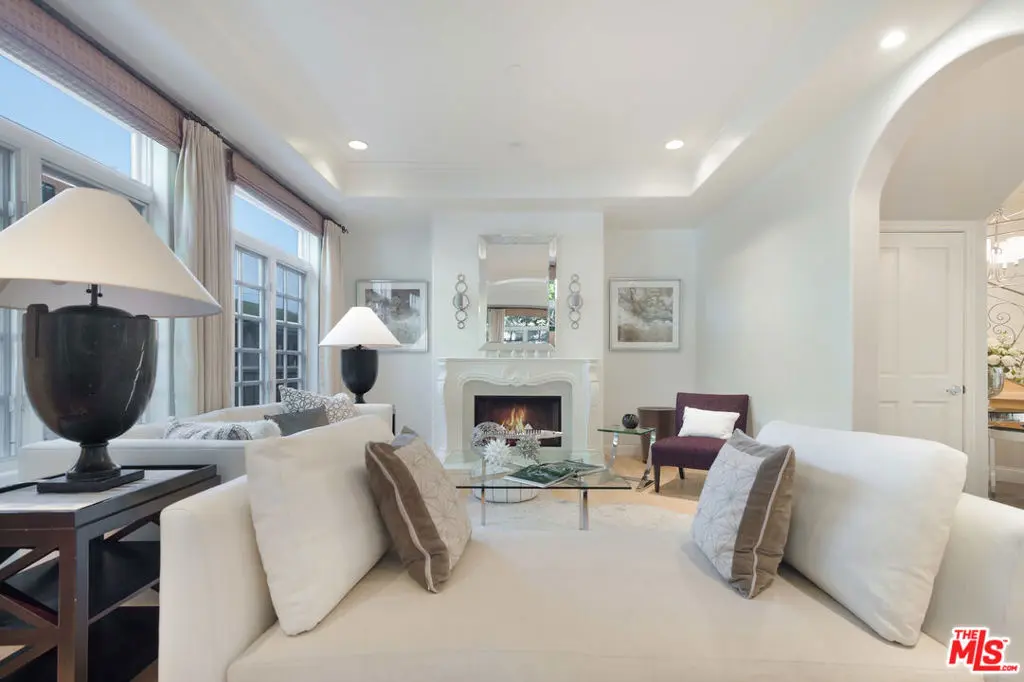 Condominium for rent at 202 N CRESCENT Drive 1, Beverly Hills, CA featuring 3 beds and 4 baths